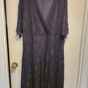 Chic Long Sleeve Lace Dress in Charcoal